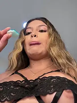 lunablossom  online show from 01.14.25