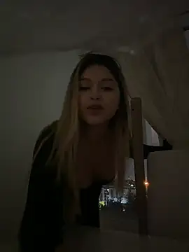 lunablossom  online show from 03.08.25