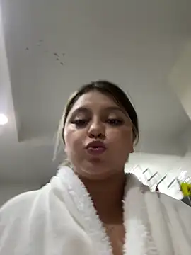 lunablossom  online show from 03.13.25