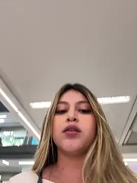 lunablossom  online show from 03.21.25