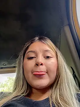 lunablossom  online show from 10.01.25