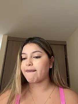 lunablossom  online show from 10.02.25