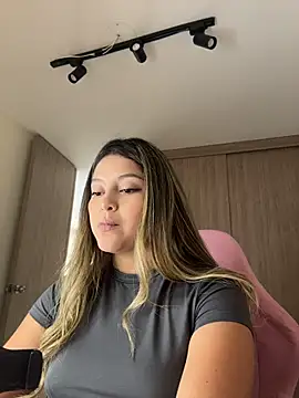 lunablossom  online show from 04.20.26