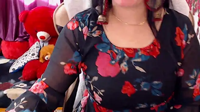 Snapshot of Naughty_Kashish chatting on 02.19.26 Naughty Kashish online show from 02.19.26