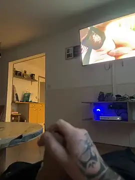 Snapshot of RenaudS-02 chatting on 12.21.24 RenaudS-02 online show from 12.21.24