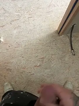 Snapshot of RenaudS-02 chatting on 11.12.25 RenaudS-02 online show from 11.12.25