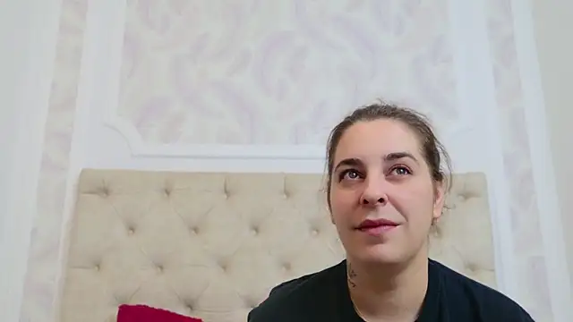 Snapshot of KarinaNoir chatting on 12.24.24 KarinaNoir online show from 12.24.24