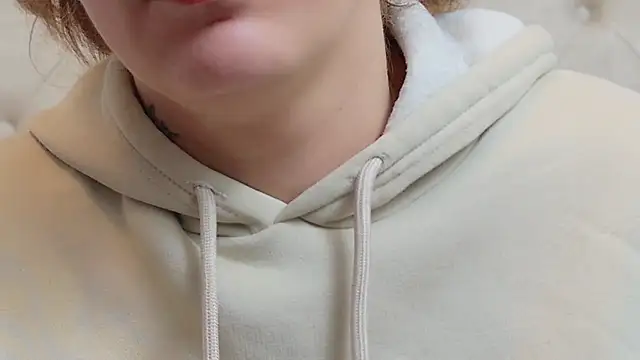 Snapshot of KarinaNoir chatting on 12.27.24 KarinaNoir online show from 12.27.24