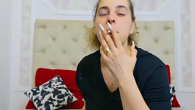 Snapshot of KarinaNoir chatting on 02.28.25 KarinaNoir online show from 02.28.25