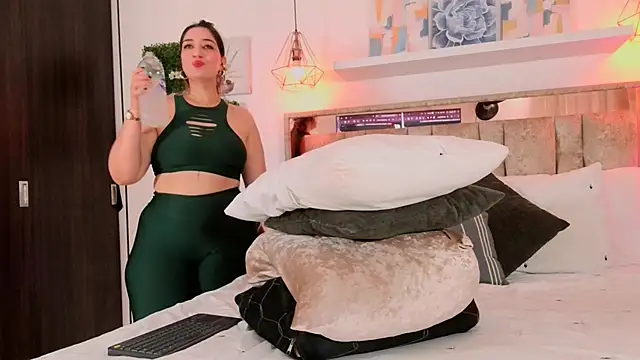 Snapshot of Dulce_Morrys chatting on 02.13.26 Dulce Morrys online show from 02.13.26