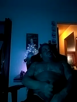 Snapshot of yellowwetfox chatting on 12.22.24 yellowwetfox online show from 12.22.24