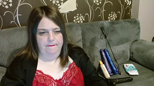 HouseWifeWhore Milf online show from 02.26.26