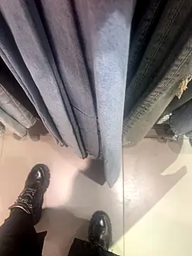 CrazzyChicks online show from 10.02.25