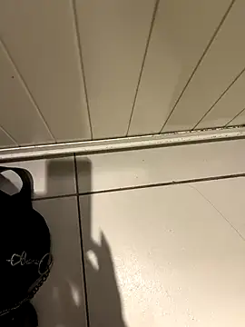 CrazzyChicks online show from 11.29.25