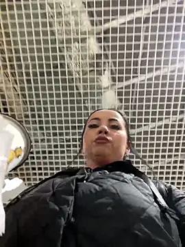 CrazzyChicks online show from 05.16.26