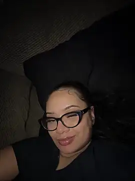 Snapshot of CarmelaAnthony chatting on 12.18.24 CarmelaAnthony online show from 12.18.24