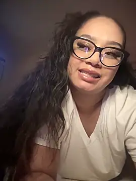 Snapshot of CarmelaAnthony chatting on 12.21.24 CarmelaAnthony online show from 12.21.24