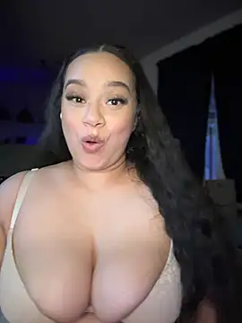 Snapshot of CarmelaAnthony chatting on 01.11.25 CarmelaAnthony online show from 01.11.25