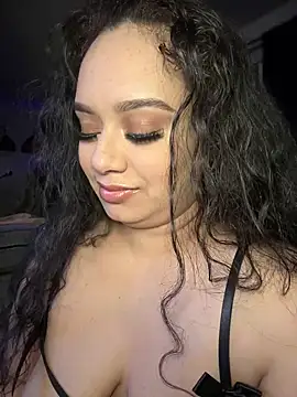 Snapshot of CarmelaAnthony chatting on 01.18.25 CarmelaAnthony online show from 01.18.25