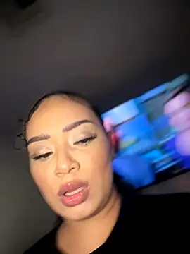 Snapshot of CarmelaAnthony chatting on 09.19.25 CarmelaAnthony online show from 09.19.25
