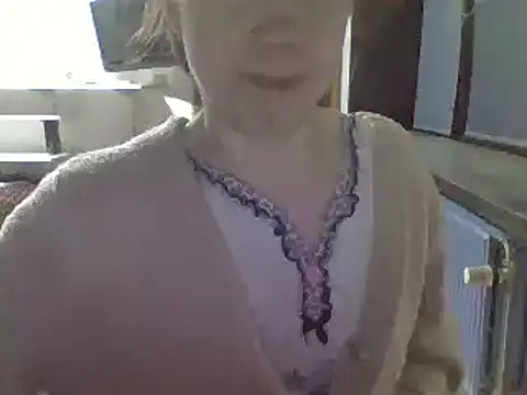 Moi Lina online show from 01.08.25