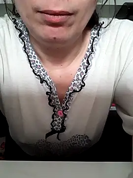 Moi Lina online show from 09.22.25