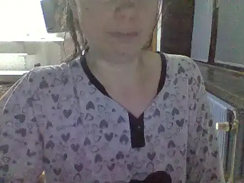 Moi Lina online show from 10.22.25