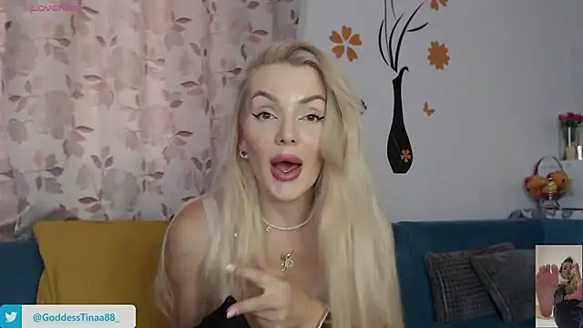 Snapshot of Goddess_Tina chatting on 09.20.25 Goddess Tina online show from 09.20.25