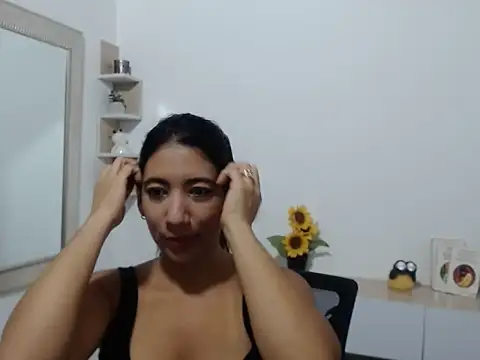 Snapshot of Eva_Rodriguez_ chatting on 09.08.25 Eva Rodriguez online show from 09.08.25