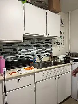 ChocolateBuns101 online show from 12.27.24