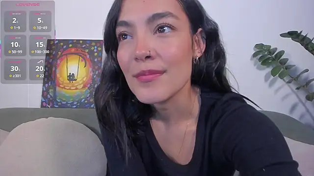 TIFFANYRUSSO online show from 04.28.26
