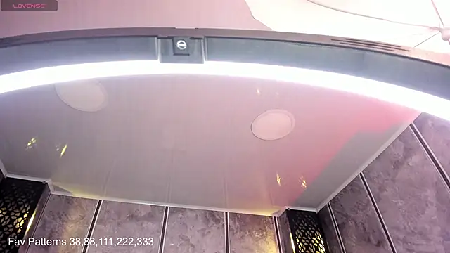 Amaraa Lewis online show from 02.04.25