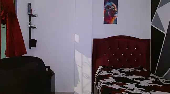 Snapshot of littlextreme chatting on 12.04.24 littlextreme online show from 12.04.24