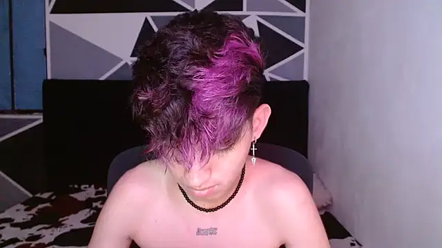 Snapshot of littlextreme chatting on 12.13.24 littlextreme online show from 12.13.24