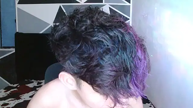 Snapshot of littlextreme chatting on 12.17.24 littlextreme online show from 12.17.24