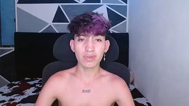 Snapshot of littlextreme chatting on 12.20.24 littlextreme online show from 12.20.24