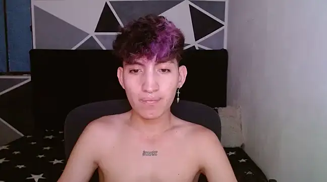 Snapshot of littlextreme chatting on 12.23.24 littlextreme online show from 12.23.24