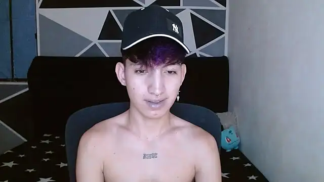 Snapshot of littlextreme chatting on 12.26.24 littlextreme online show from 12.26.24