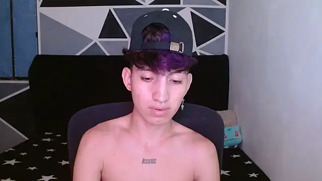 Snapshot of littlextreme chatting on 12.26.24 littlextreme online show from 12.26.24