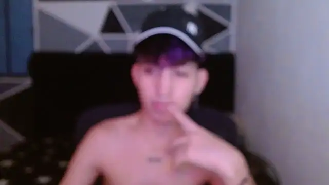 Snapshot of littlextreme chatting on 12.27.24 littlextreme online show from 12.27.24