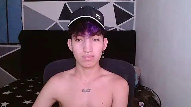 Snapshot of littlextreme chatting on 12.27.24 littlextreme online show from 12.27.24