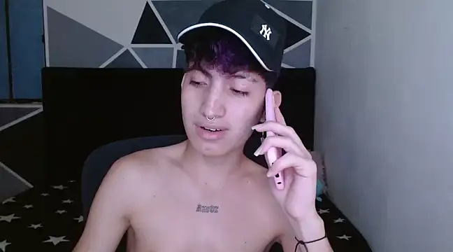 Snapshot of littlextreme chatting on 12.29.24 littlextreme online show from 12.29.24