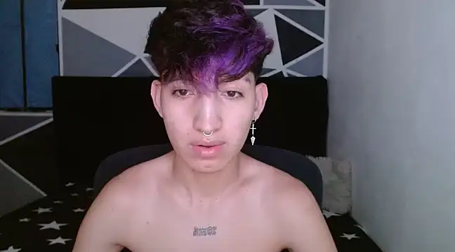 Snapshot of littlextreme chatting on 12.31.24 littlextreme online show from 12.31.24