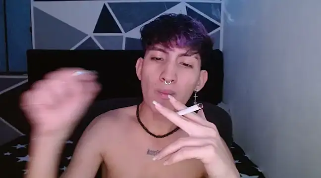 Snapshot of littlextreme chatting on 01.03.25 littlextreme online show from 01.03.25