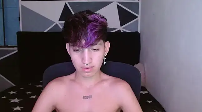 Snapshot of littlextreme chatting on 01.04.25 littlextreme online show from 01.04.25