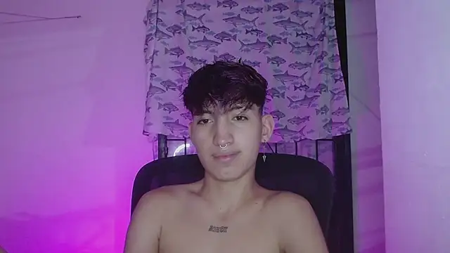 Snapshot of littlextreme chatting on 02.07.25 littlextreme online show from 02.07.25