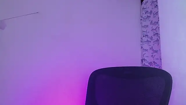 Snapshot of littlextreme chatting on 02.14.25 littlextreme online show from 02.14.25