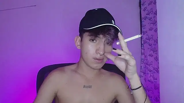 Snapshot of littlextreme chatting on 02.19.25 littlextreme online show from 02.19.25