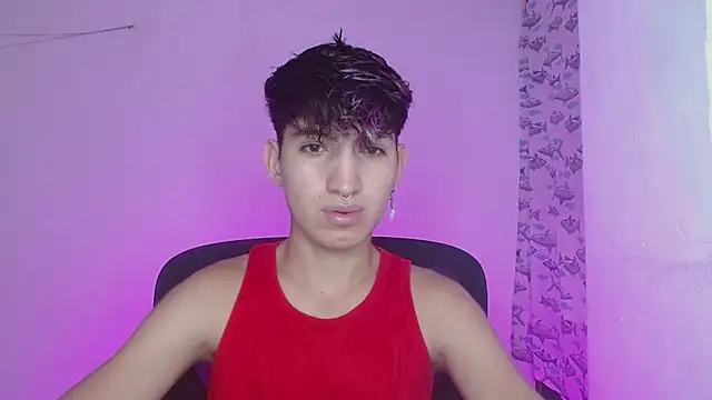 Snapshot of littlextreme chatting on 02.23.25 littlextreme online show from 02.23.25