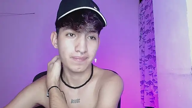 Snapshot of littlextreme chatting on 02.26.25 littlextreme online show from 02.26.25